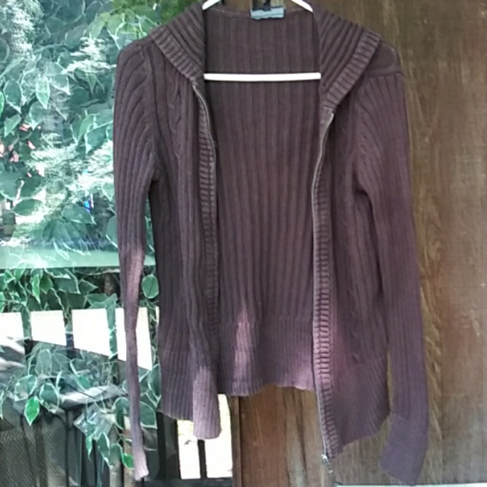 Hooded sweater